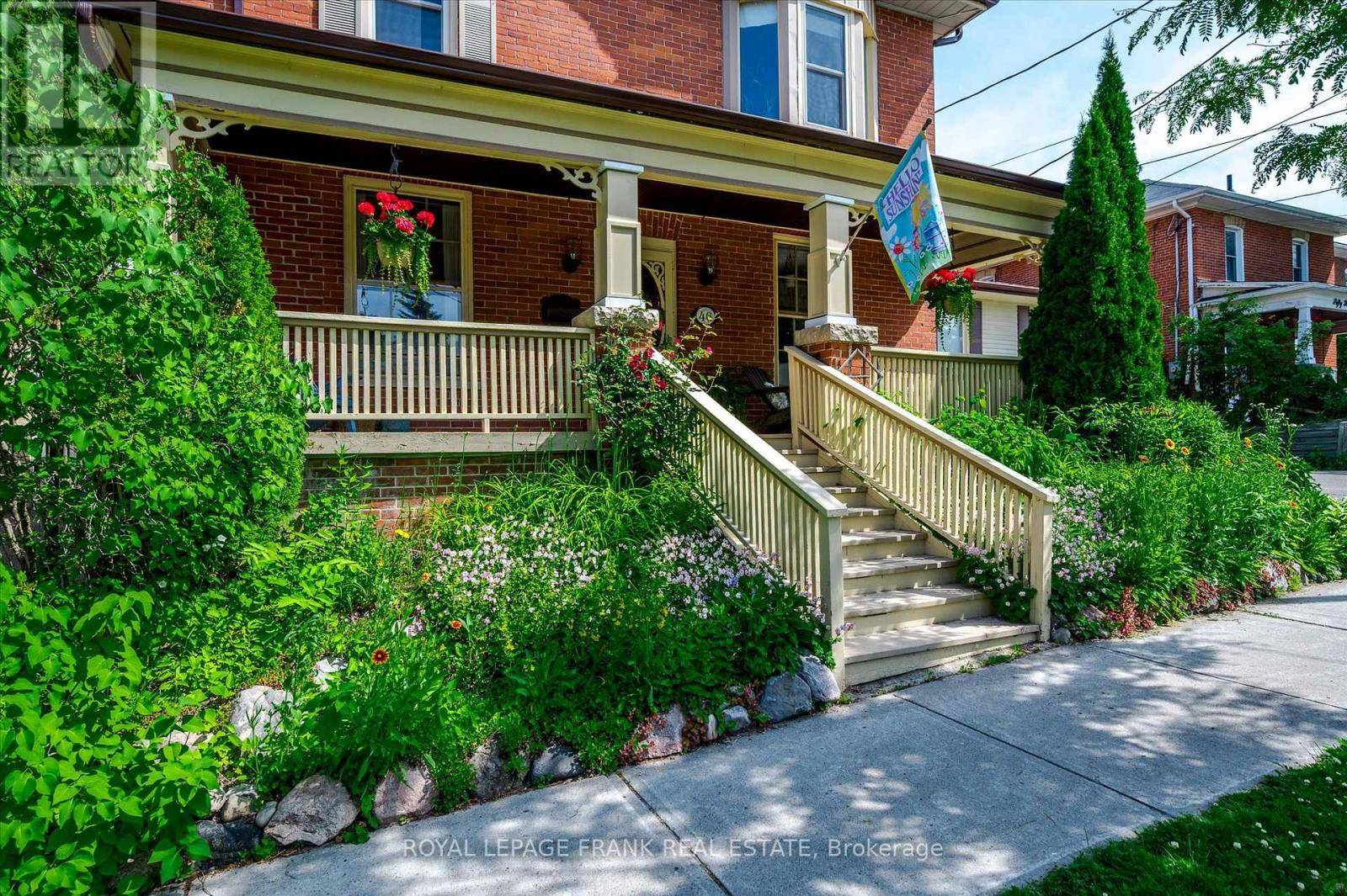Peterborough East (central), ON K9H1E1,46 SOPHIA STREET