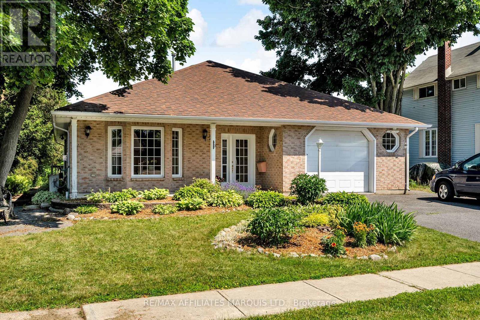 24 SAUNDERS AVENUE, South Stormont, ON K0C1P0