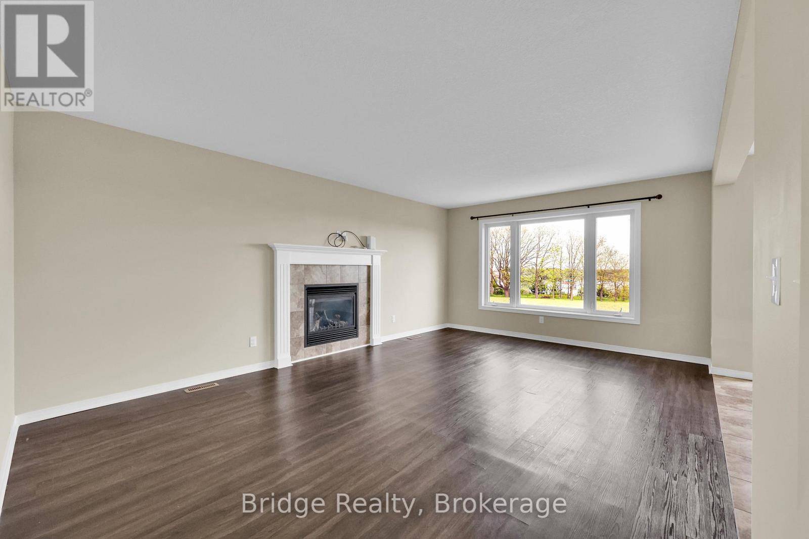Woodstock (woodstock - South), ON N4V0A7,483 CHAMPLAIN AVENUE