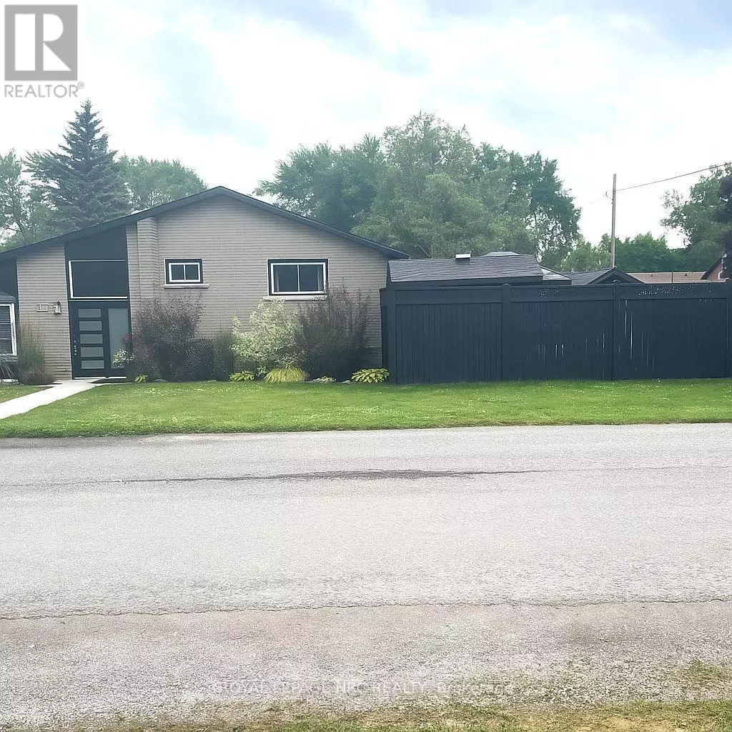 Niagara Falls (chippawa), ON L2G6W8,8305 PARKWAY DRIVE