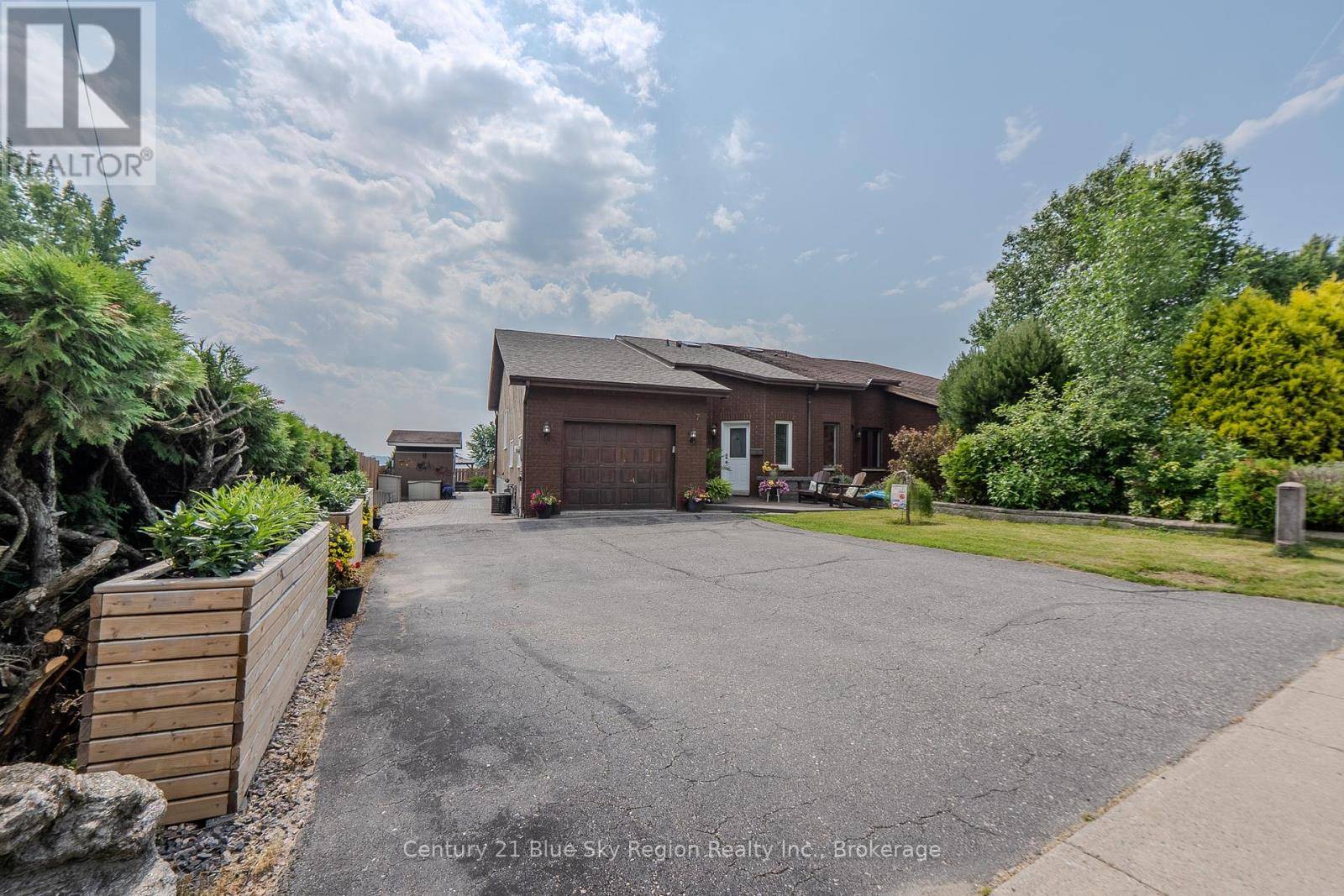 687 MAIN STREET S, Callander, ON P0H1H0