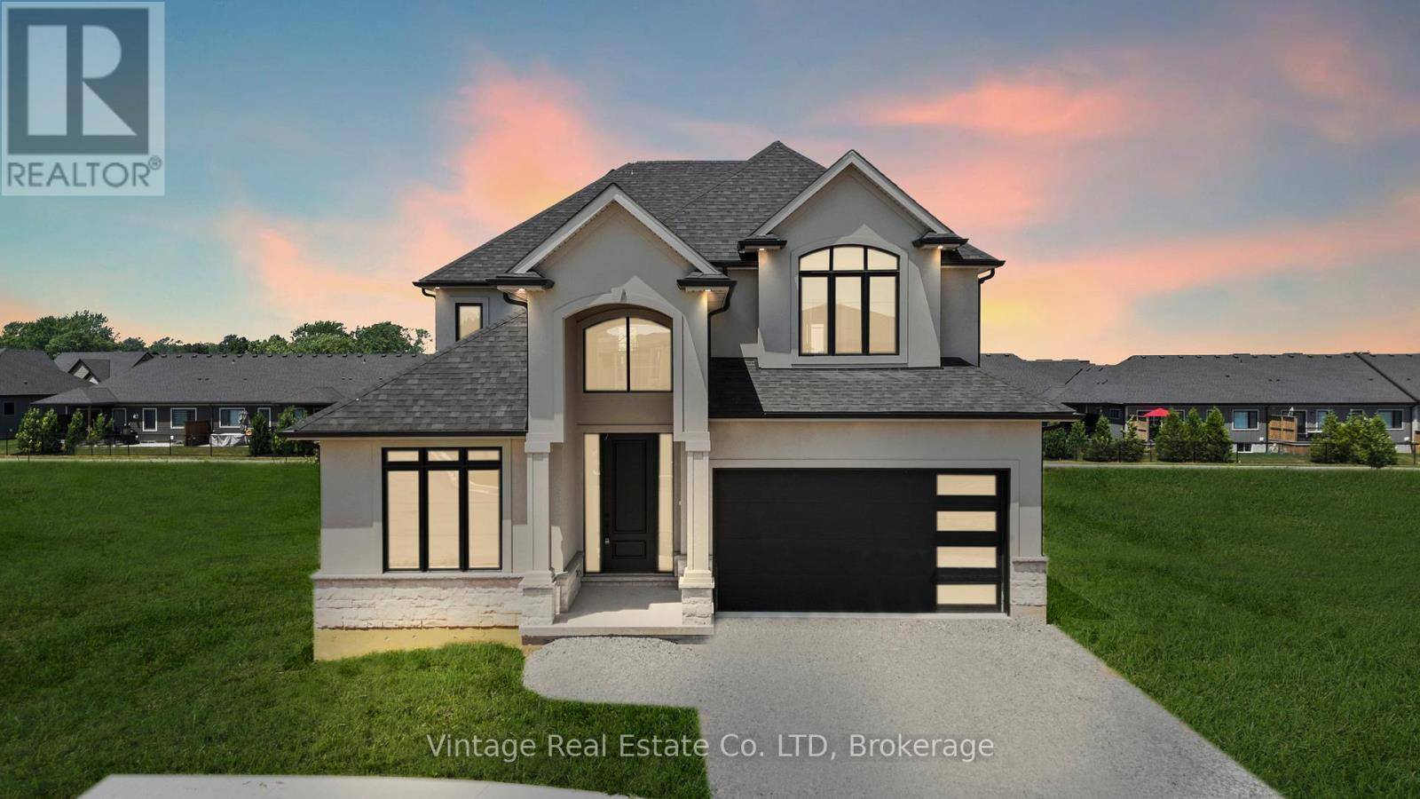 Pelham (fonthill), ON L0S1E6,77 SWAN AVENUE