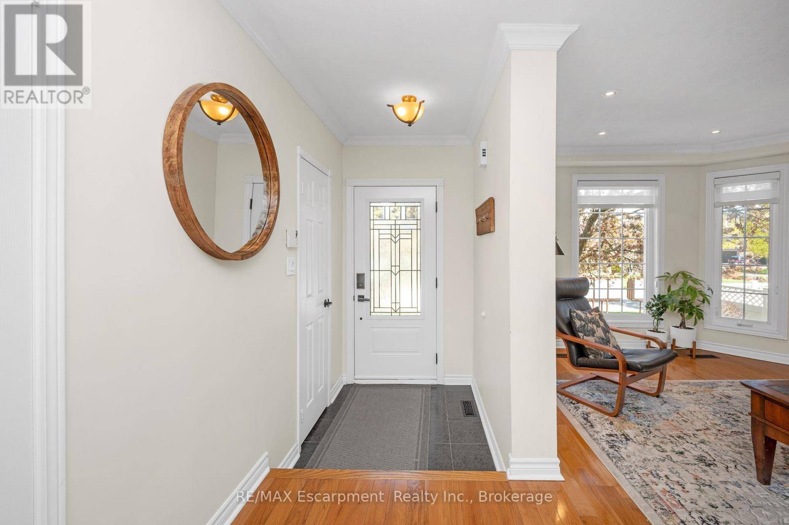 Hamilton (stoney Creek), ON L8E4Z9,22 WATERFORD CRESCENT