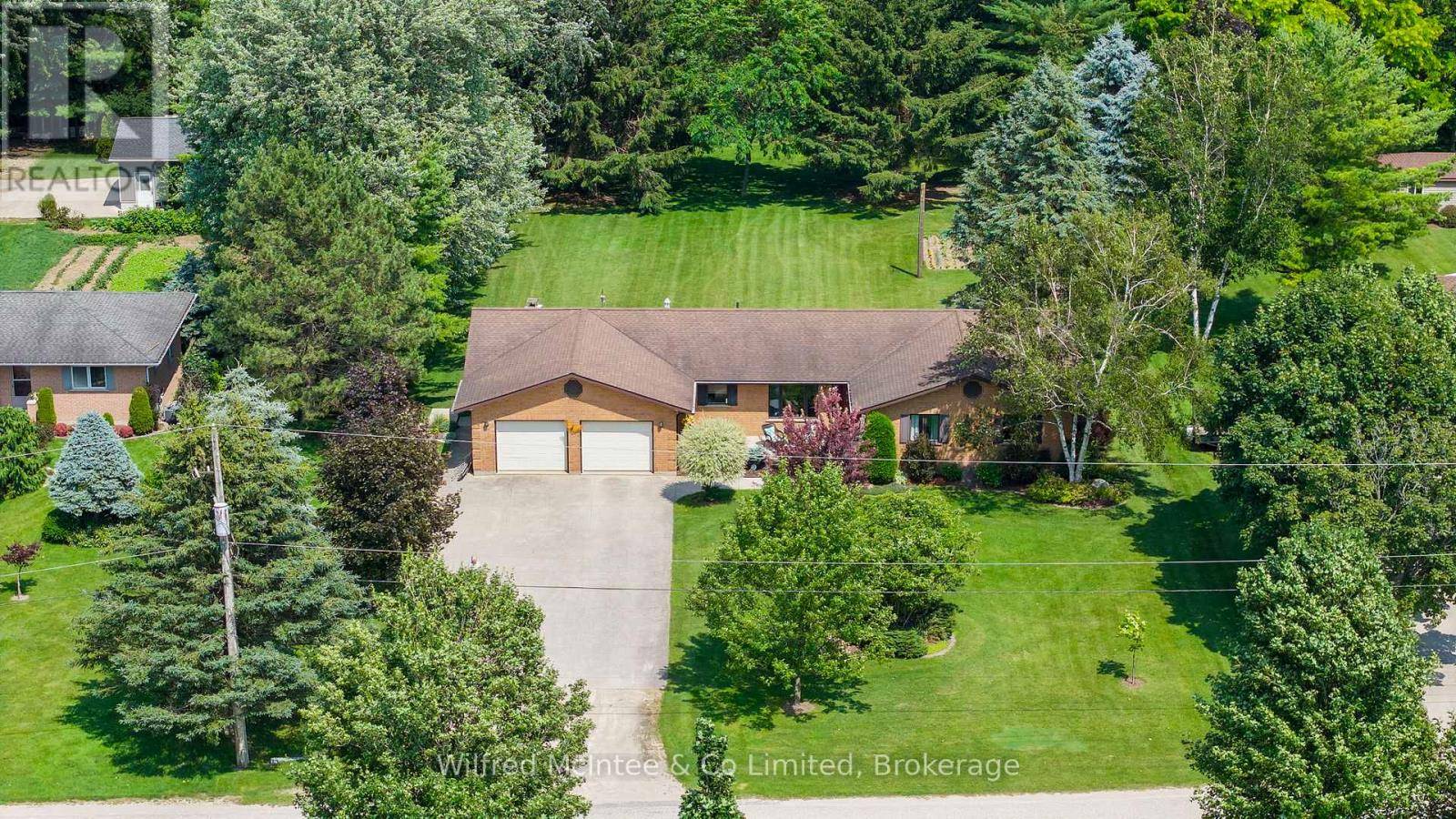 30 GEESON AVENUE, Brockton, ON N0G2V0