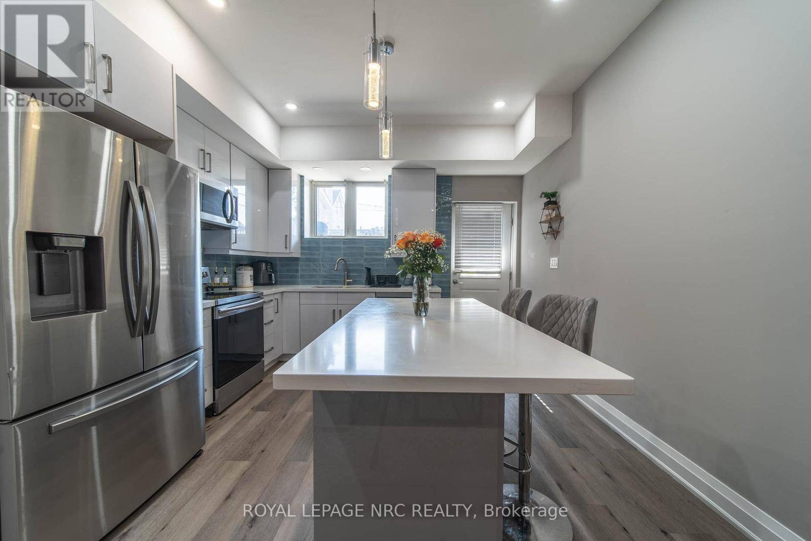 St. Catharines (facer), ON L2M5P1,37A ORMONDE AVENUE