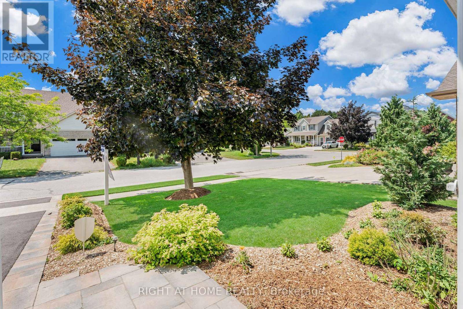 Niagara-on-the-lake (virgil), ON L0S1T0,11 HOPE AVENUE