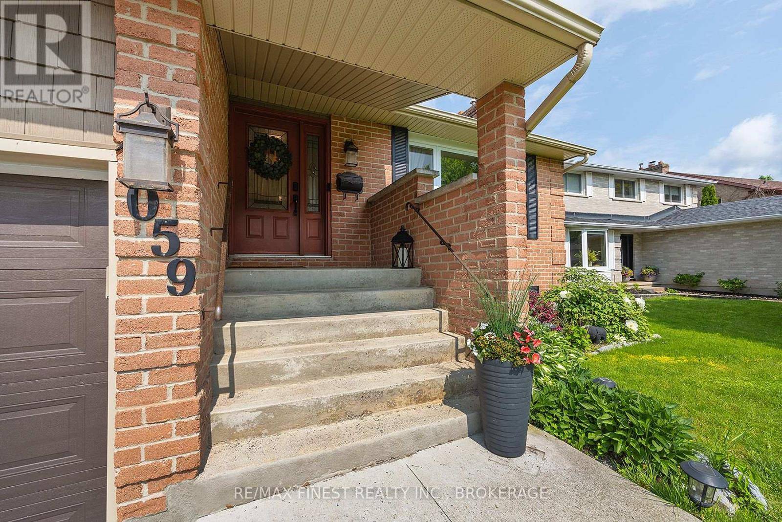Kingston (north Of Taylor-kidd Blvd), ON K7P1P2,1059 PEMBRIDGE CRESCENT