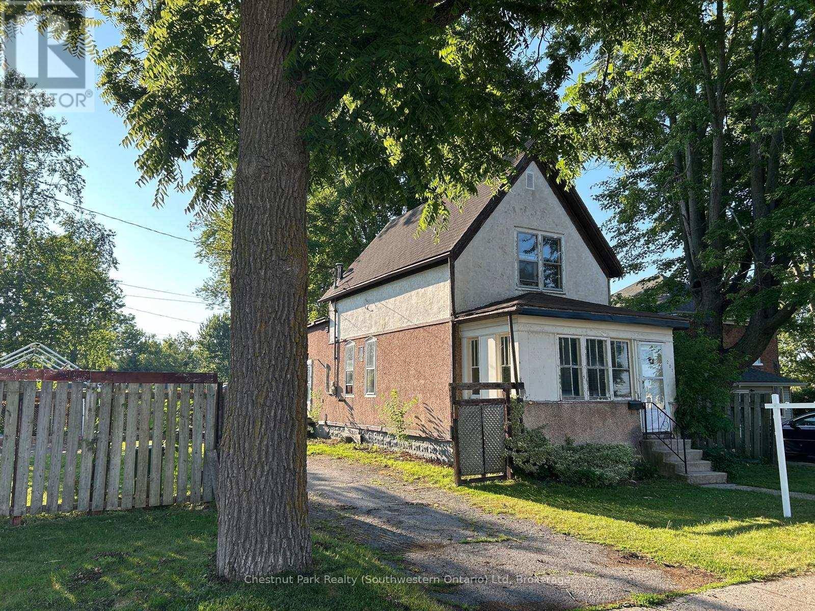 Haldimand (dunnville), ON N1A2C5,207 TAMARAC STREET