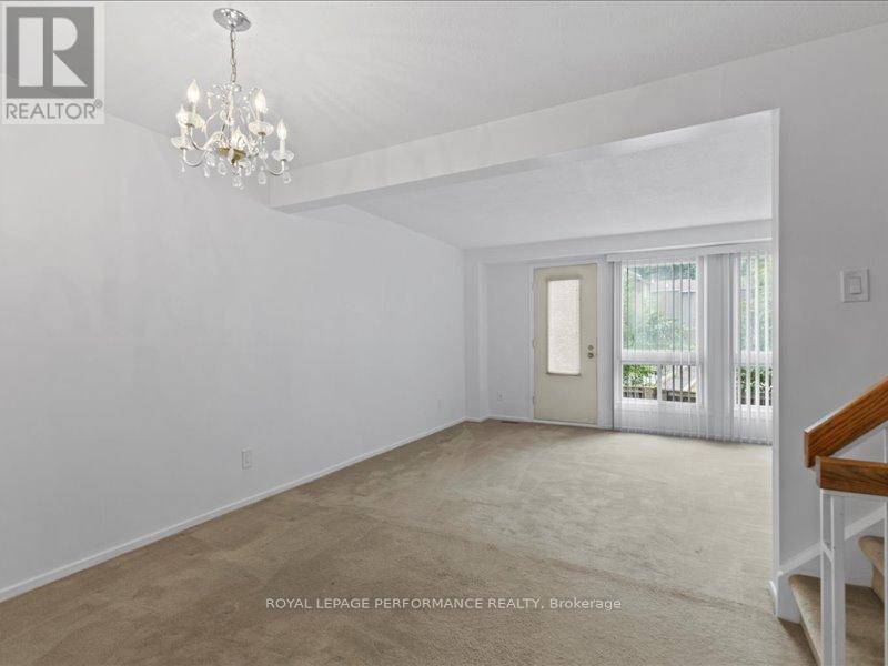 Ottawa, ON K1J8N4,1512 Lassiter TER #167