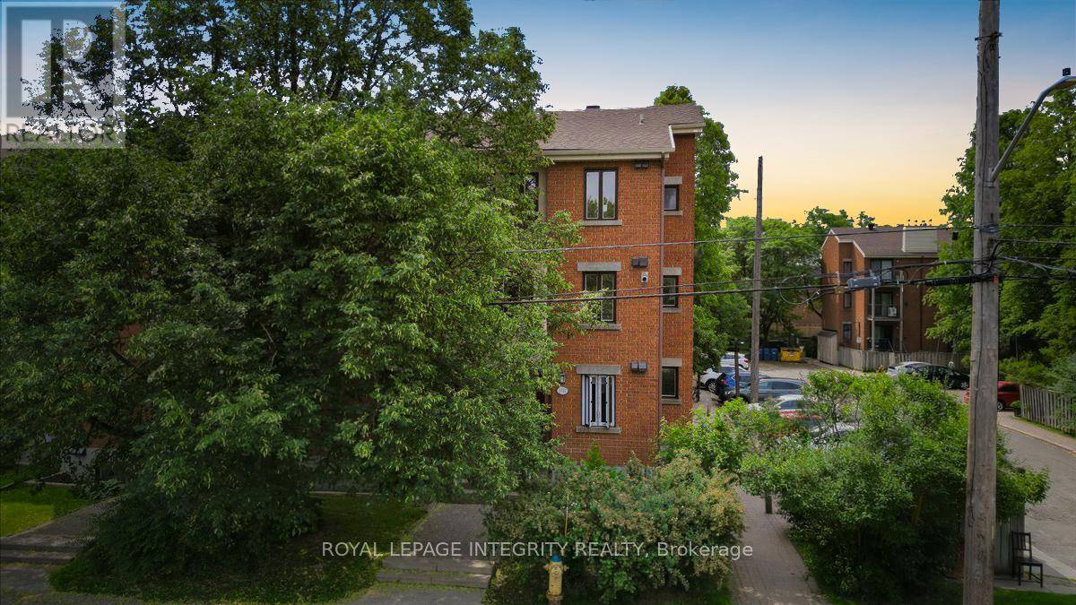 Ottawa, ON K1K0C3,1094 BLASDELL AVENUE