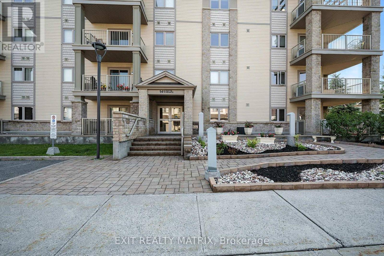 141 Potts Private #108, Ottawa, ON K4A0X9