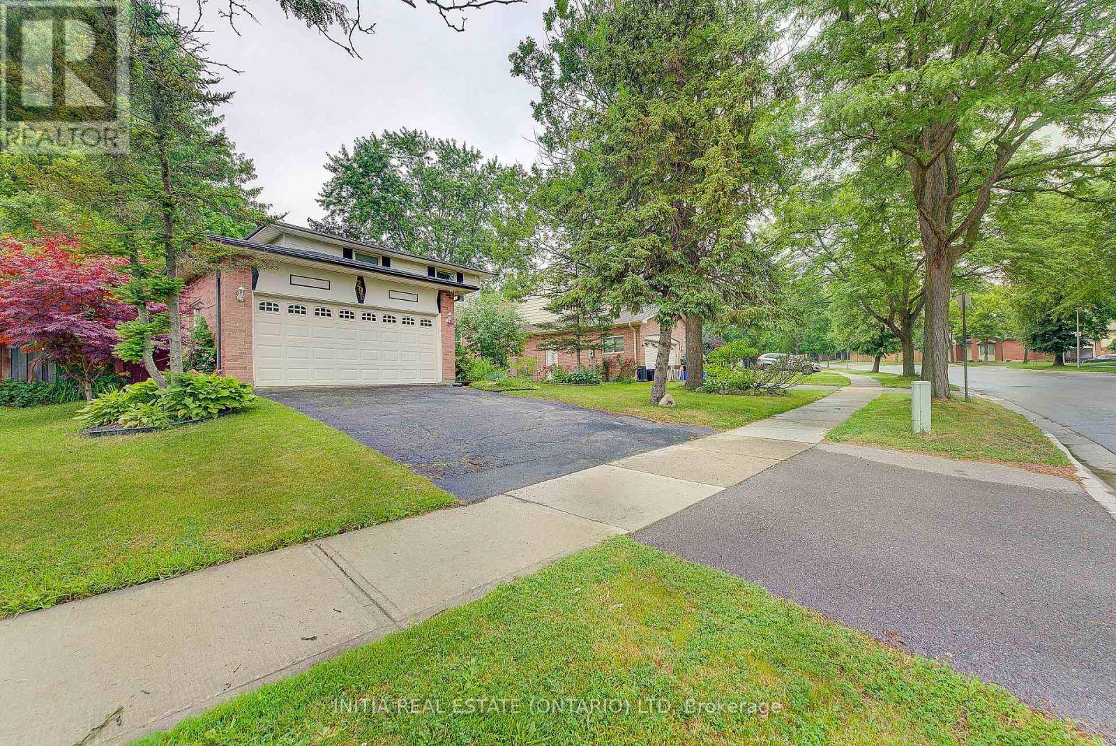 London North (north K), ON N6G3T5,296 CASTLEGROVE BOULEVARD