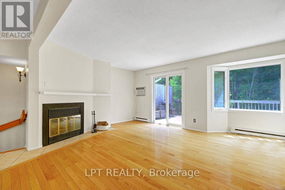 Ottawa, ON K2H9M7,1 Timberview WAY #3