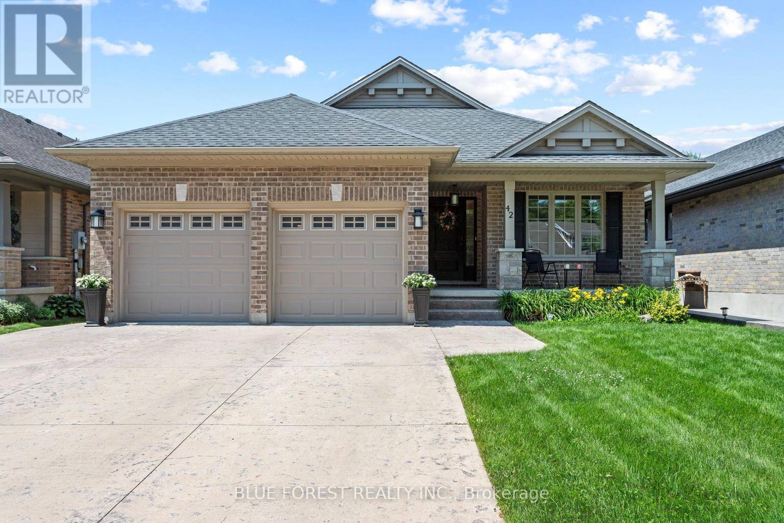 St. Thomas, ON N5R6K9,42 HICKORY LANE