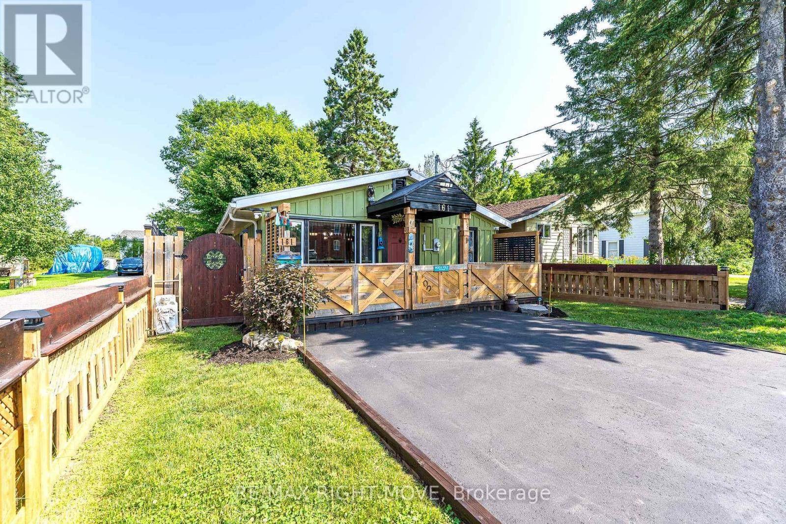 Bracebridge (macaulay), ON P1L1E3,161 QUEBEC STREET