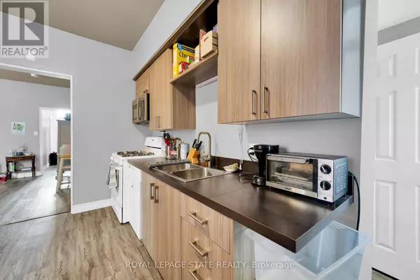 Hamilton (strathcona), ON L8R3E7,129 DUNDURN STREET N