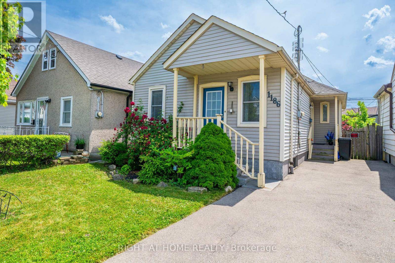 Hamilton (mcquesten), ON L8H1L2,1186 DUNSMURE ROAD