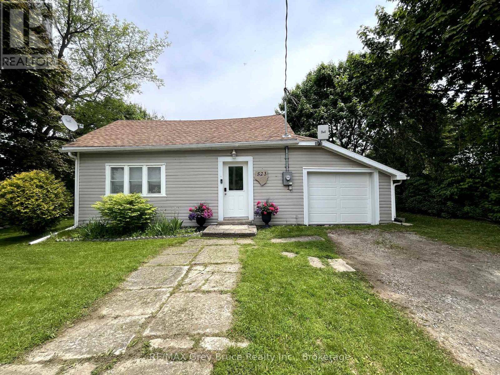 South Bruce Peninsula, ON N0H2T0,523 TYSON STREET