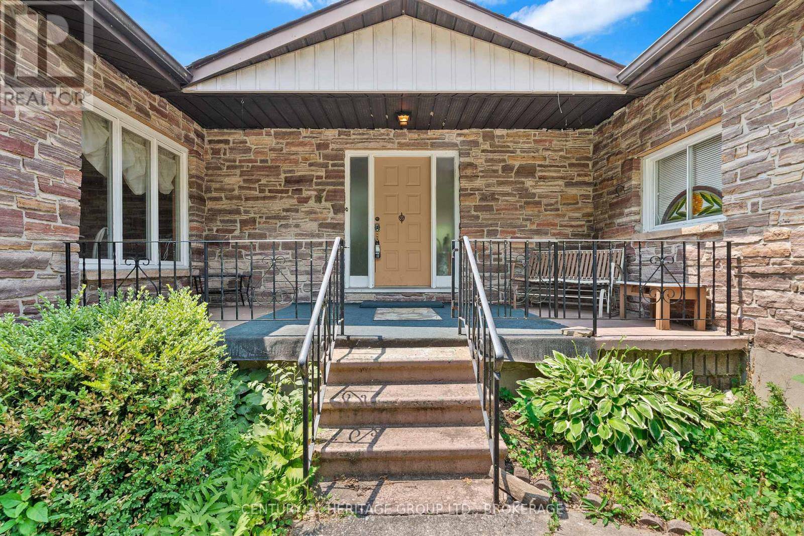 Frontenac (frontenac South), ON K0H1X0,1882 SUNBURY ROAD