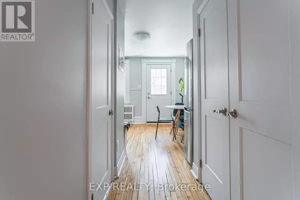 Ottawa, ON K1N5E9,52 St Andrew ST #4
