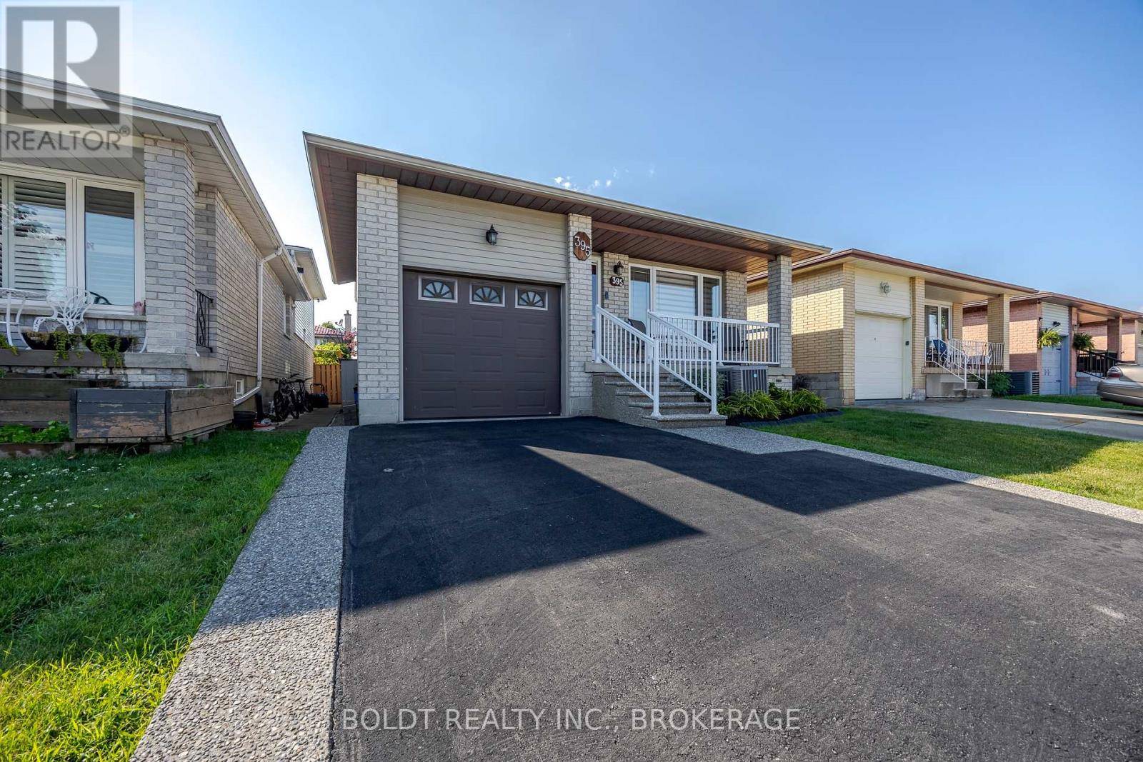 Hamilton (randall), ON L8W2M4,395 REXFORD DRIVE