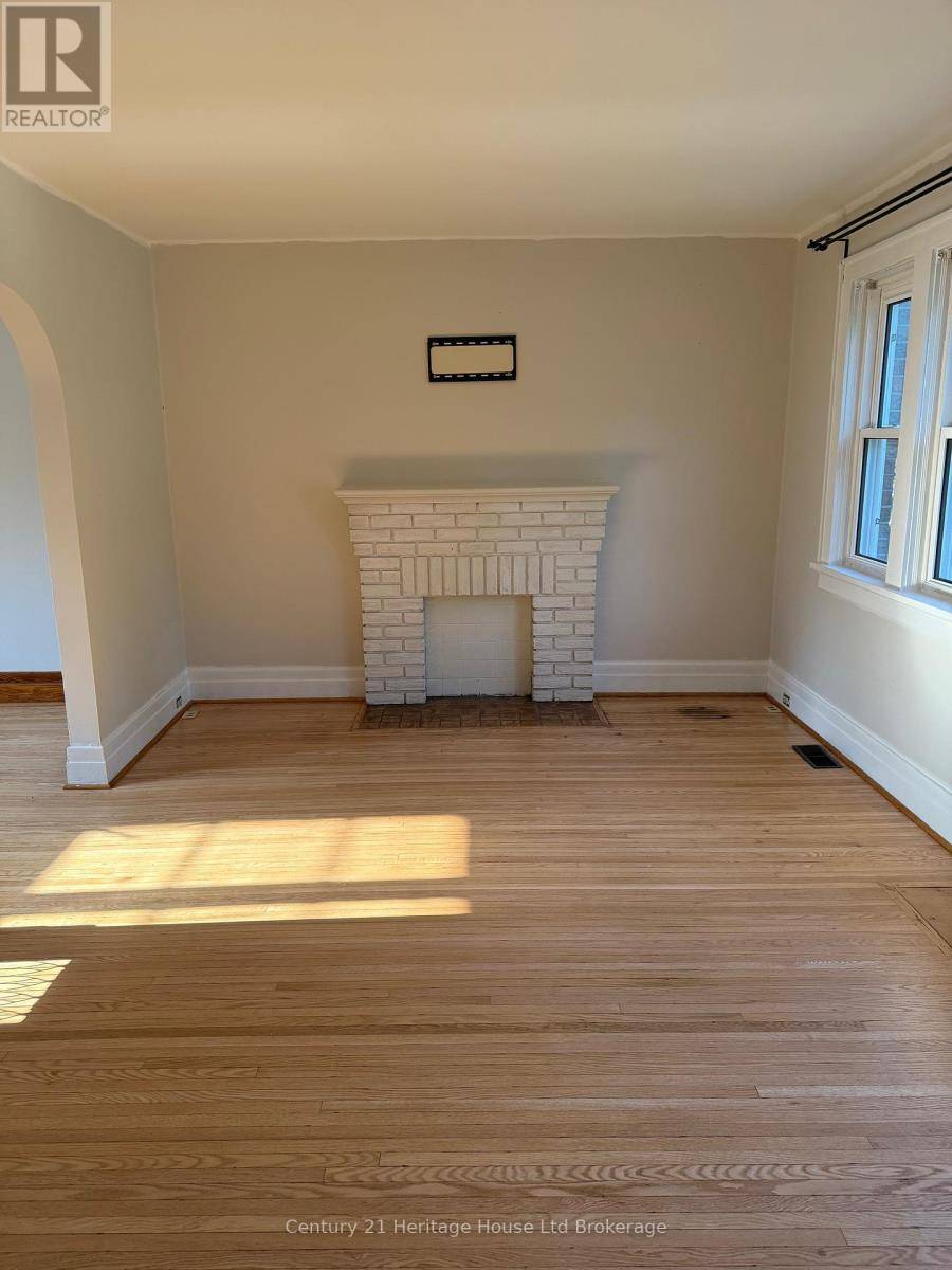Woodstock (woodstock - North), ON N4S6G3,270 VANSITTART AVENUE