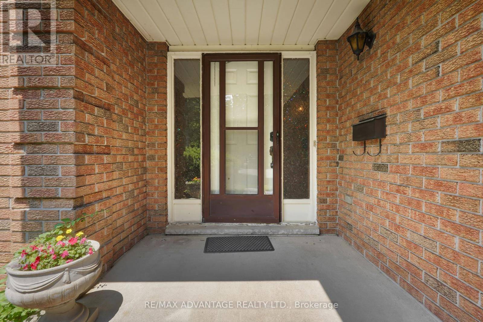 London North (north K), ON N6G3S8,23 CHESHAM GROVE