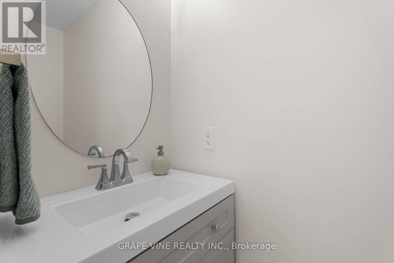 Ottawa, ON K2K3R3,564 ABERFOYLE CIRCLE
