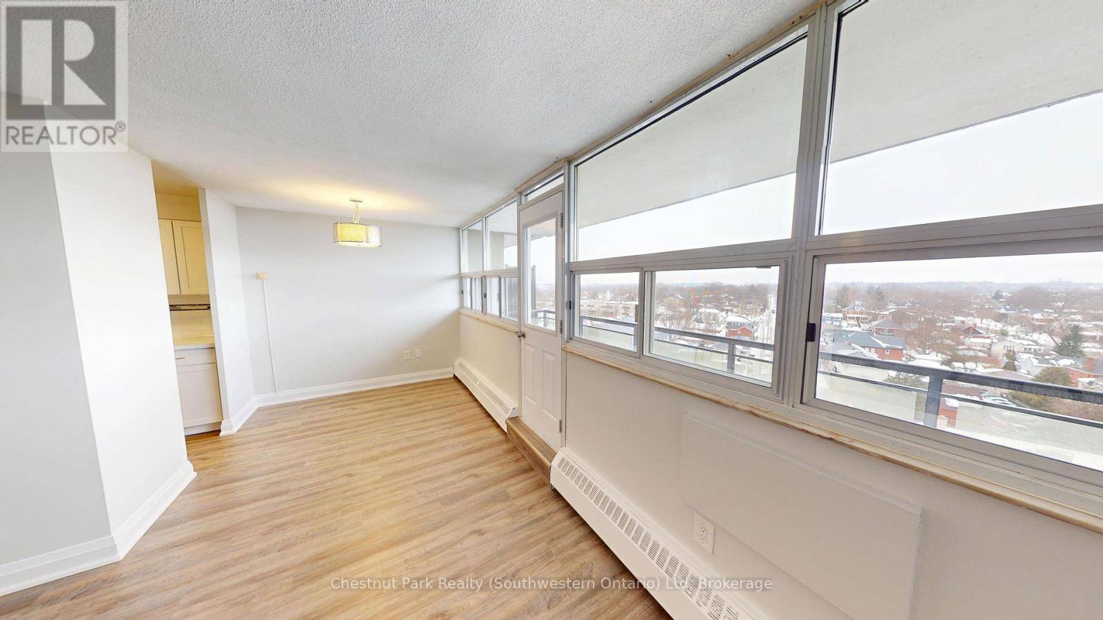 Guelph (downtown), ON N1H2T2,2 QUEBEC ST #1104