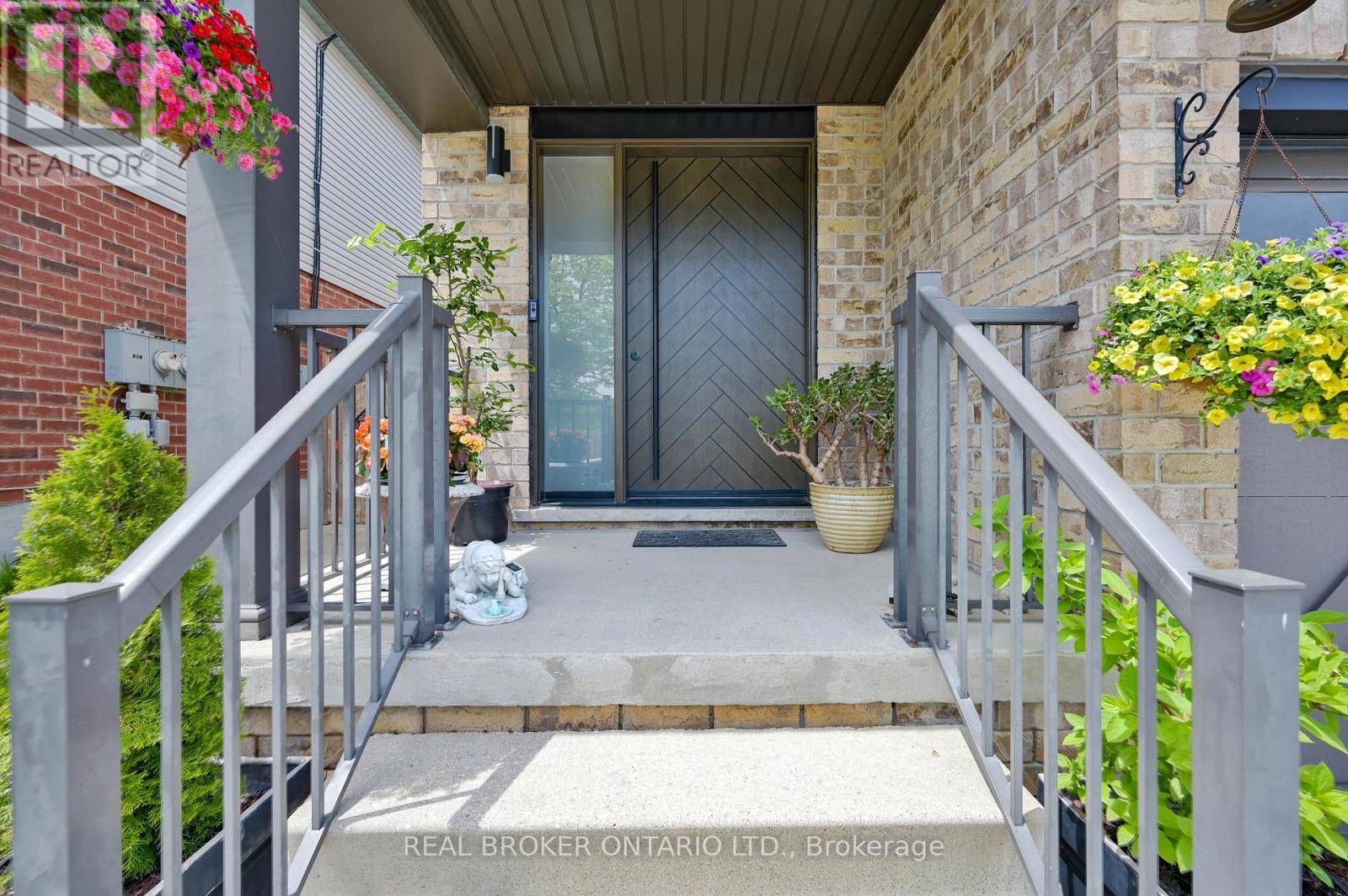 Kitchener, ON N2E0B3,904 MAGDALENA COURT