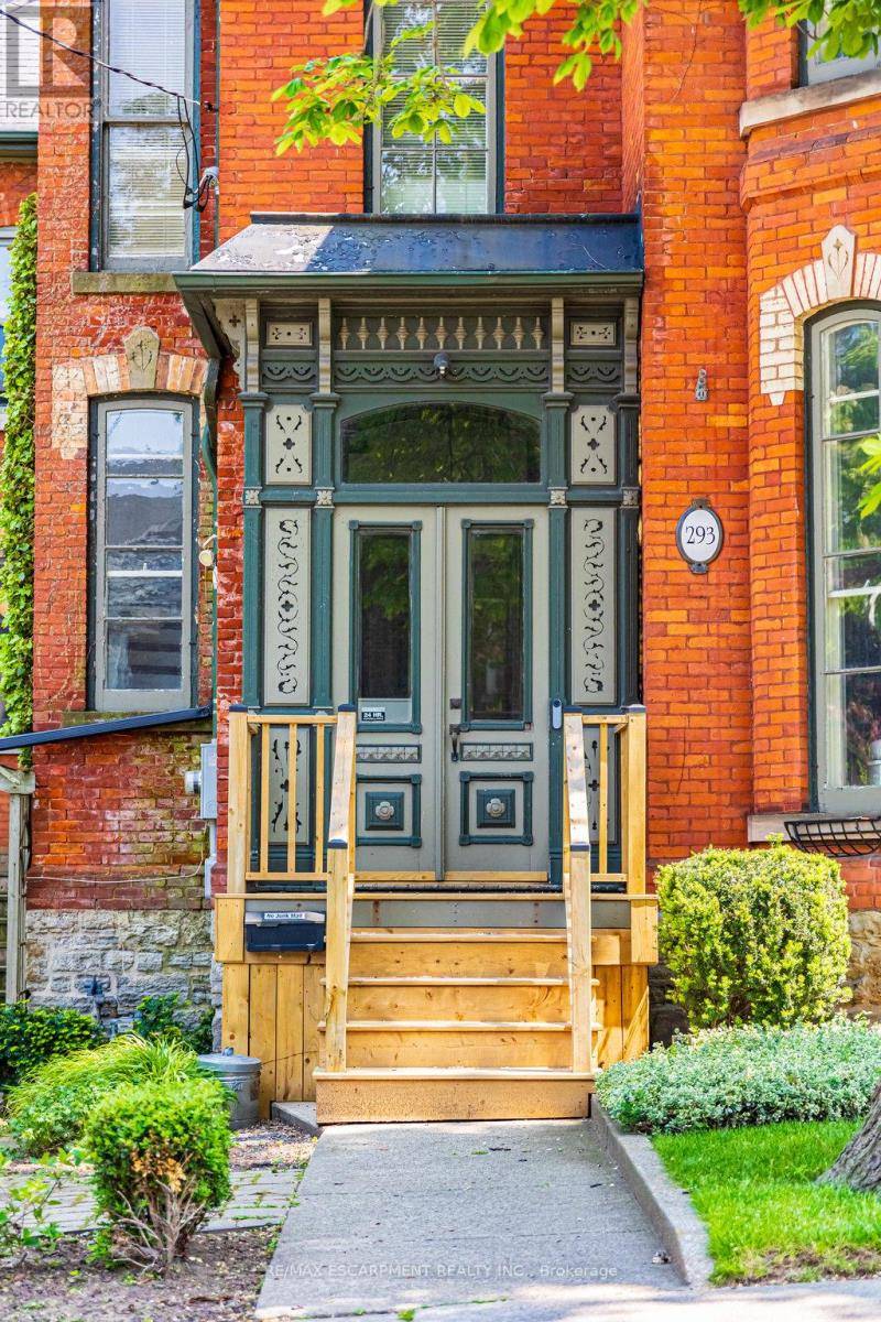 Hamilton (durand), ON L8P3G5,293 PARK STREET S