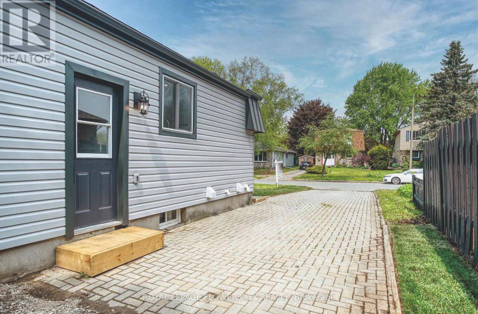 Waterloo, ON N2K2M2,327 CONCORDIA CRESCENT