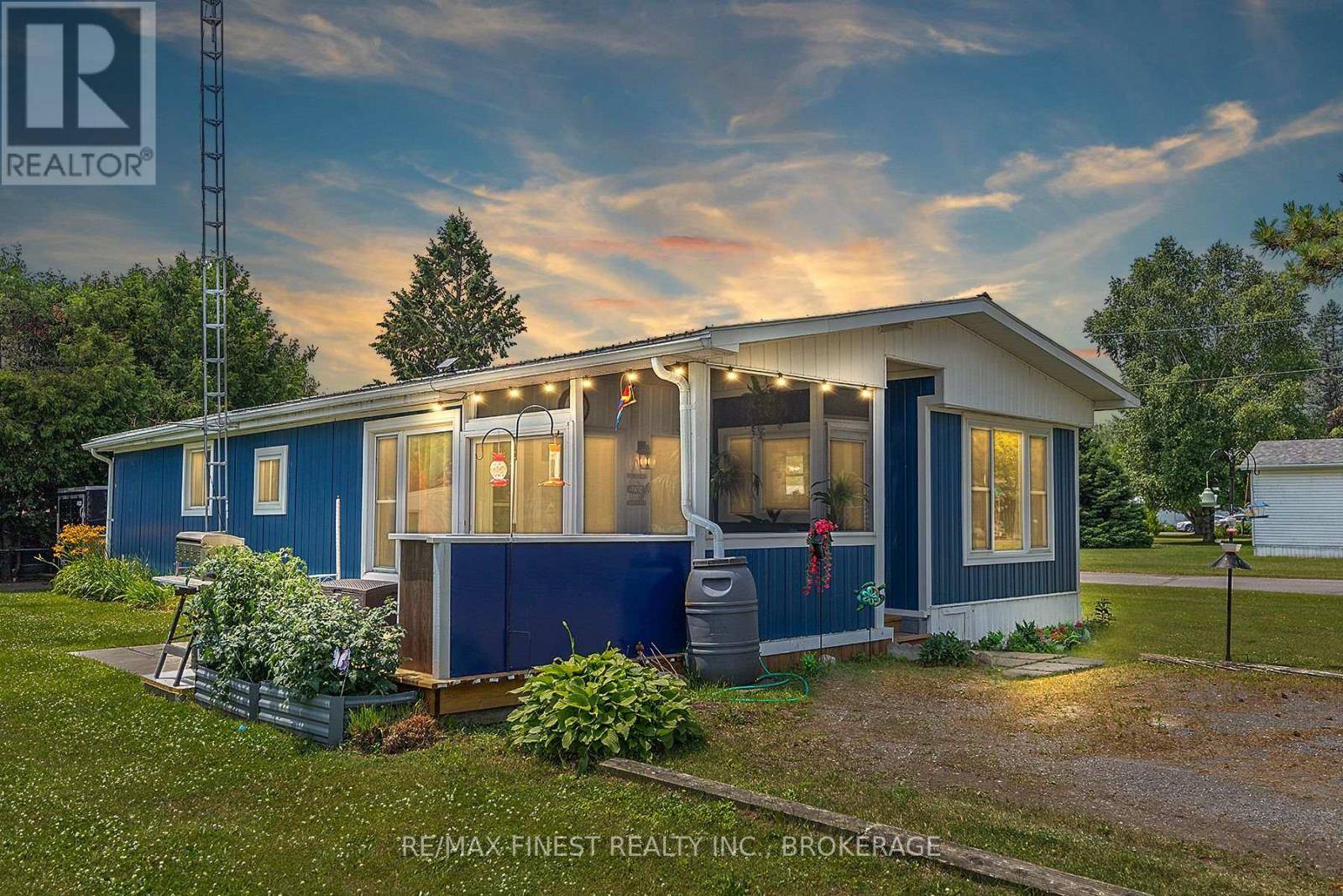 4327 ELM STREET, South Frontenac, ON K0K2W0