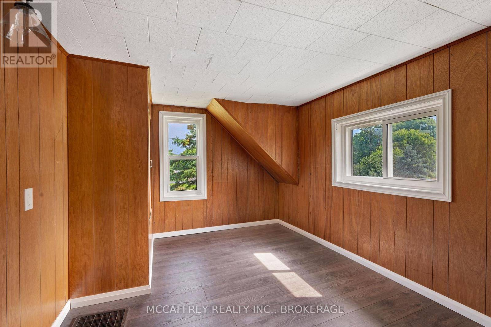 South Frontenac, ON K0H1T0,333 BURRIDGE ROAD