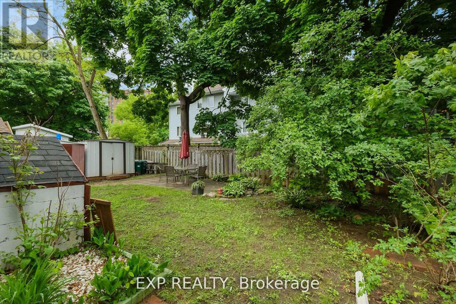 Ottawa, ON K2B6C9,820 VICK AVENUE