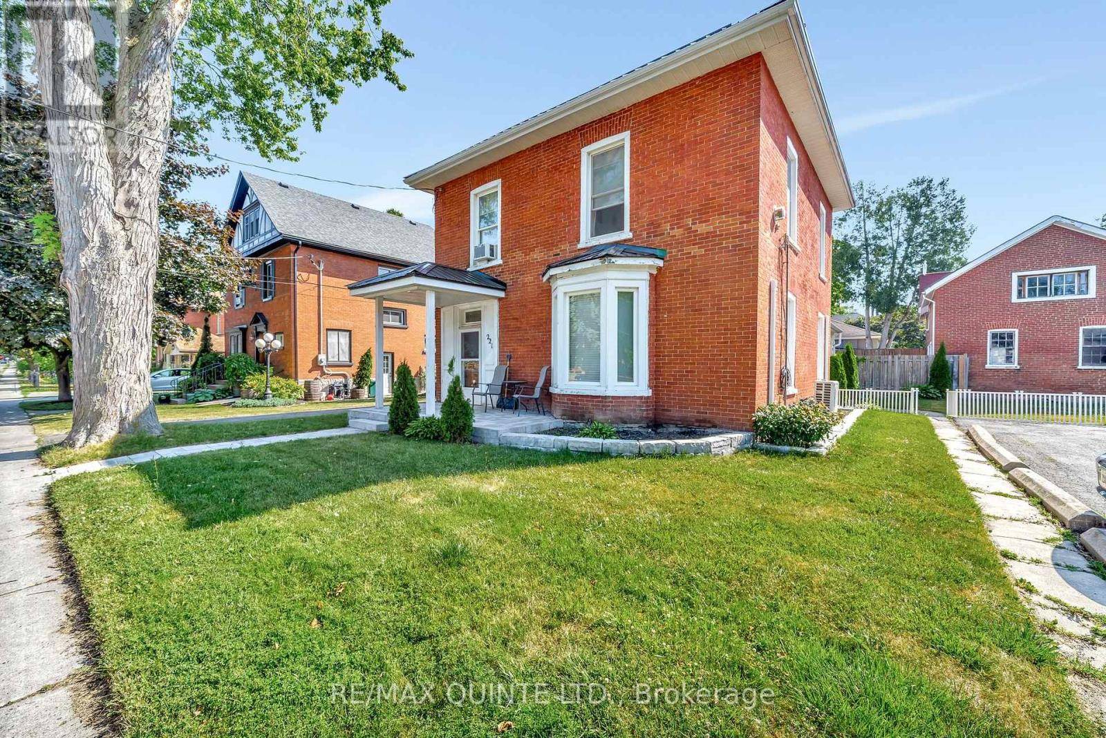 219-221 ANN STREET, Belleville (belleville Ward), ON K8N3L5