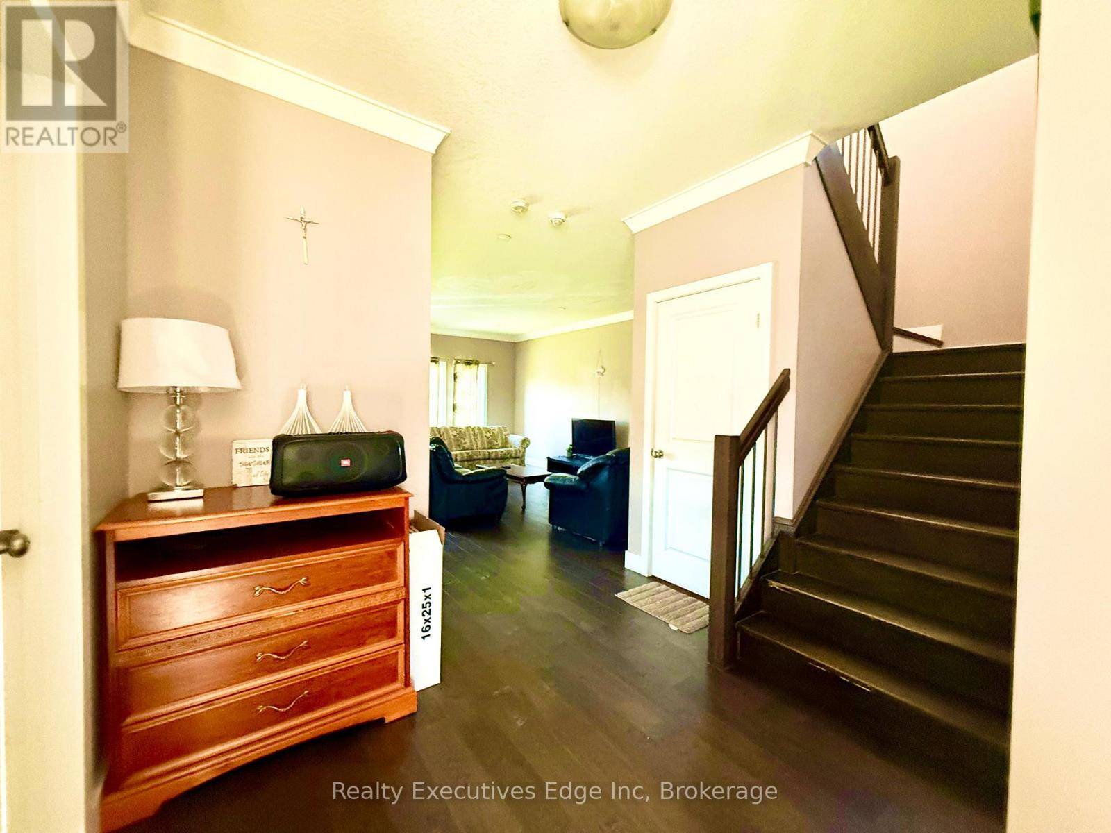 London North (north I), ON N6G5K9,1330 LAWSON ROAD