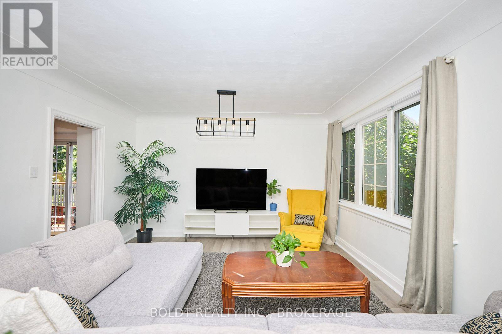 Hamilton (stoney Creek), ON L8G2L9,79 FELKER AVENUE S