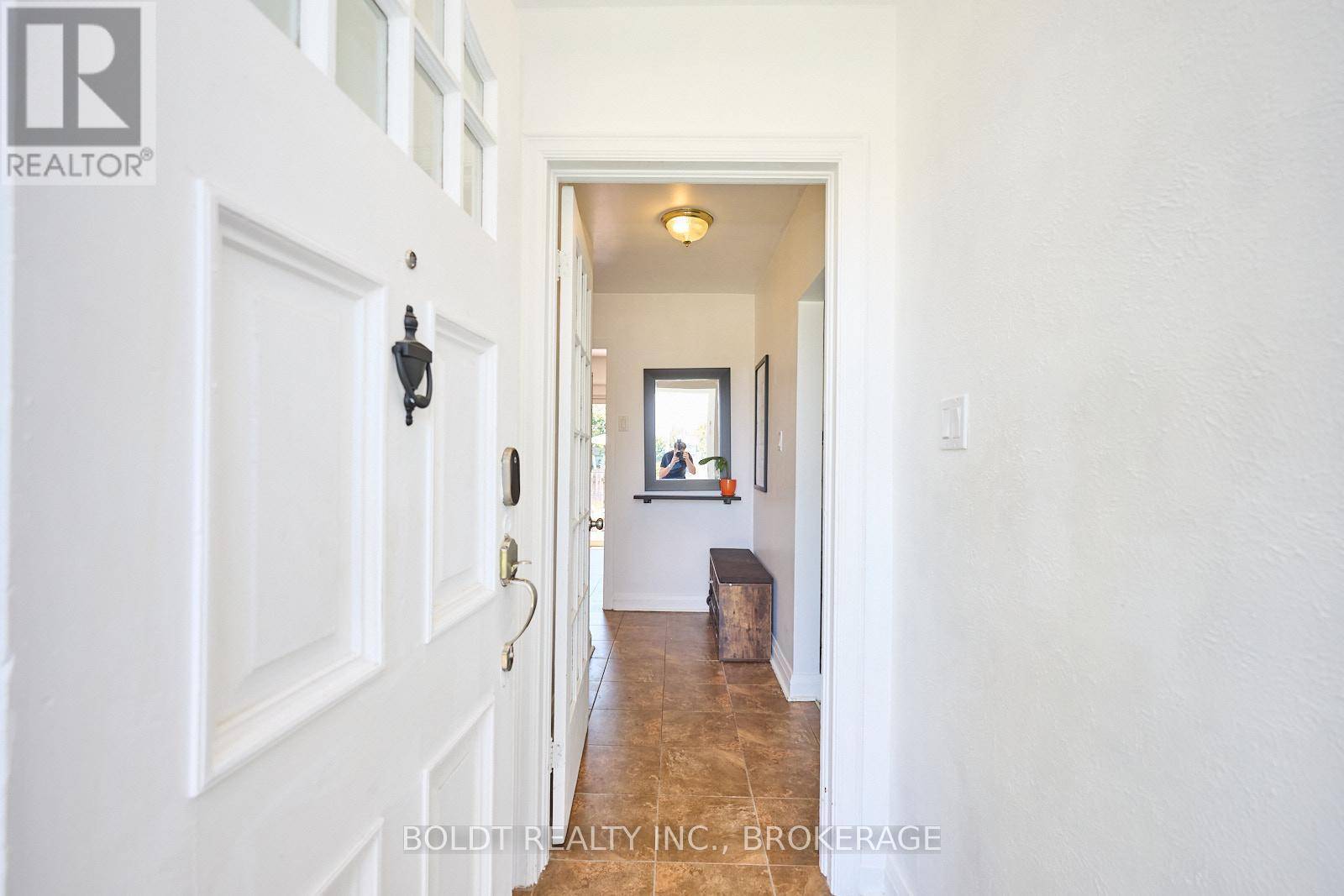 Hamilton (stoney Creek), ON L8G2L9,79 FELKER AVENUE S