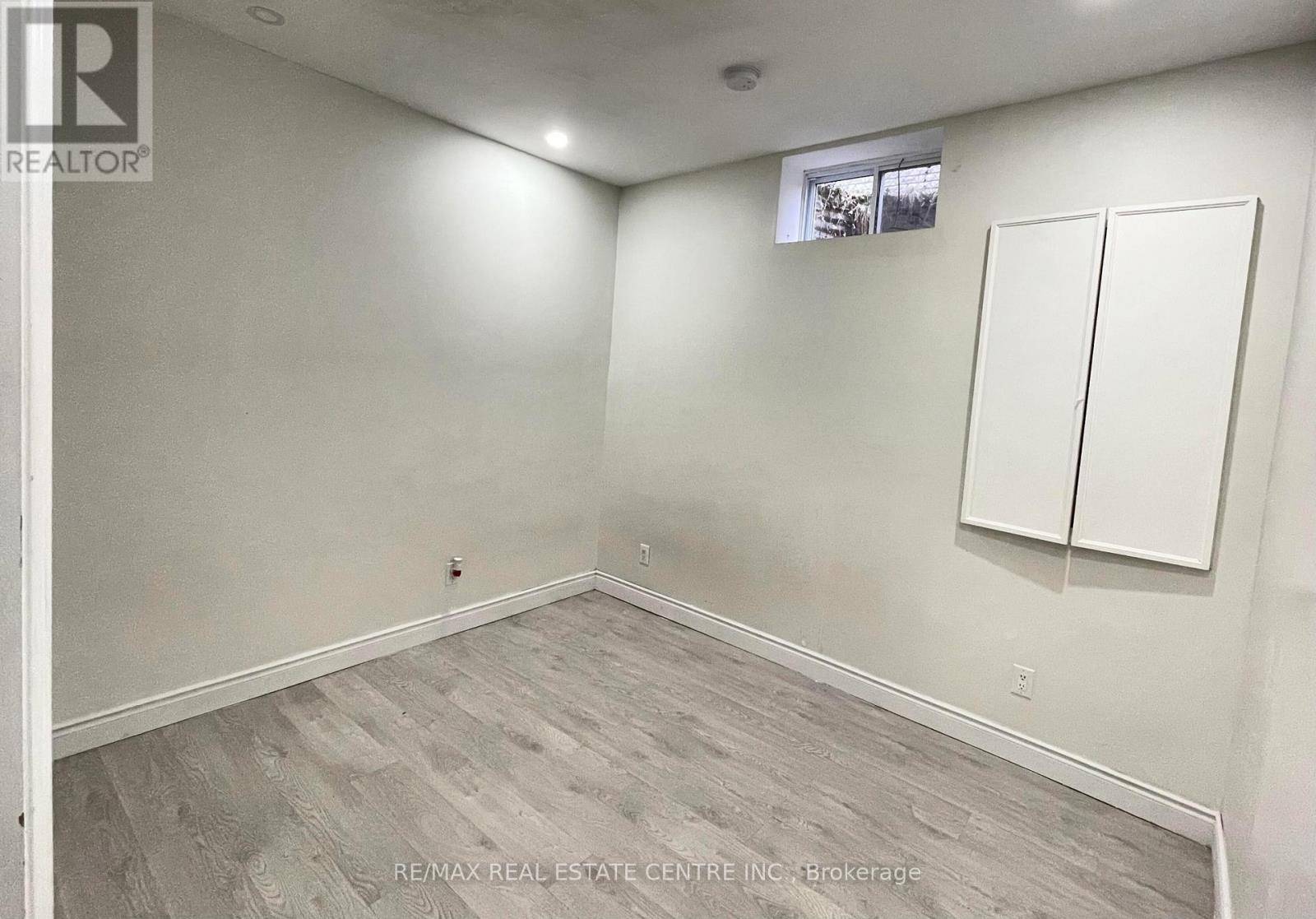 Niagara Falls (cherrywood), ON L2E1Y1,LEGAL BASEMENT - 5866 VALLEY WAY