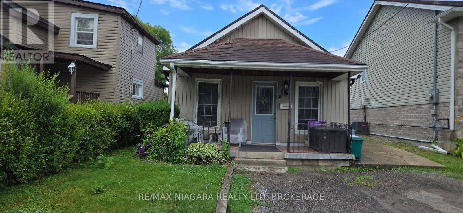 16 CHURCHILL STREET, St. Catharines (western Hill), ON L2S2P2