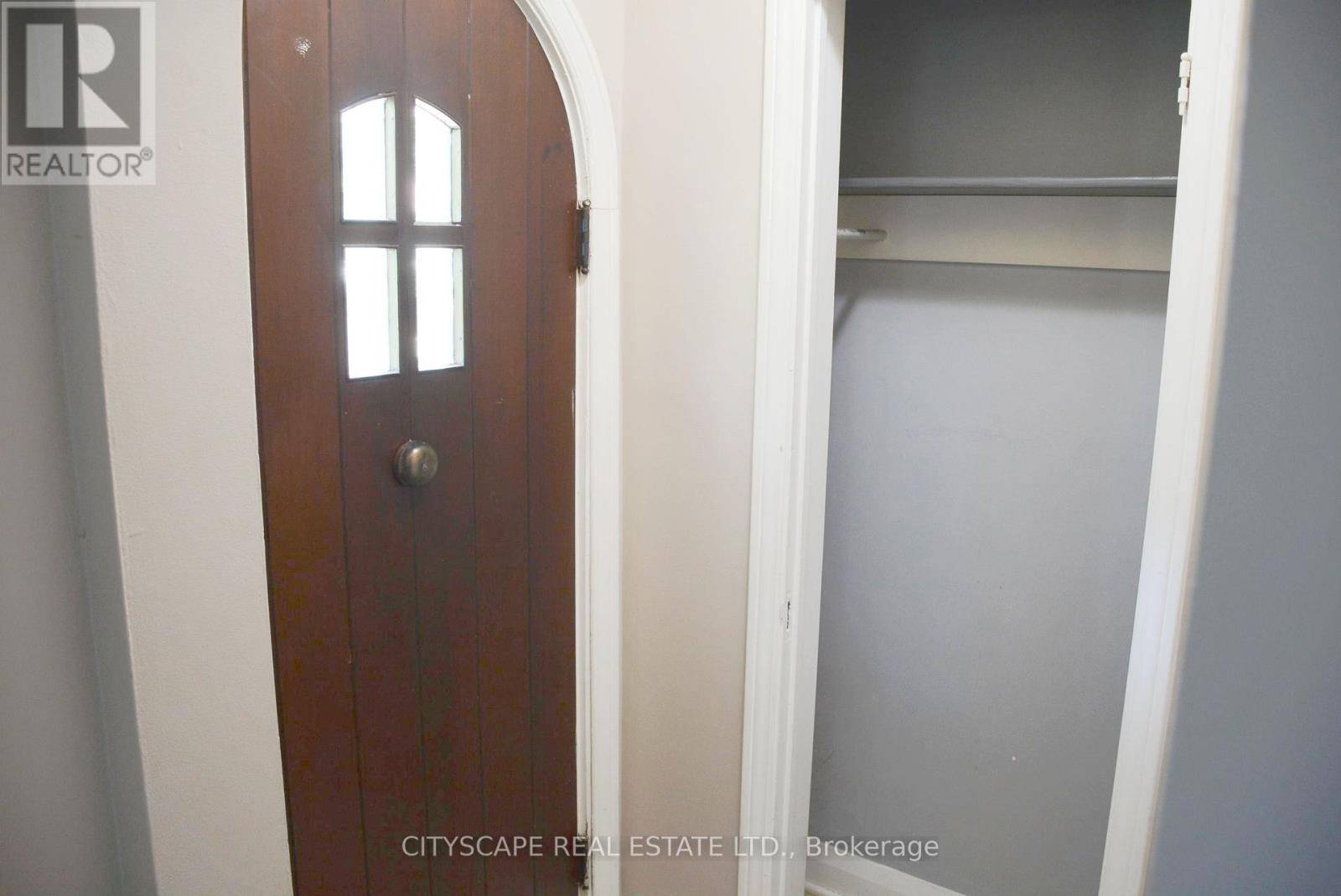 St. Catharines (e. Chester), ON L2P3C4,44 LORNE STREET