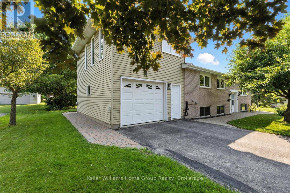 Centre Wellington (fergus), ON N1M3C1,120 CAN ROBERT STREET