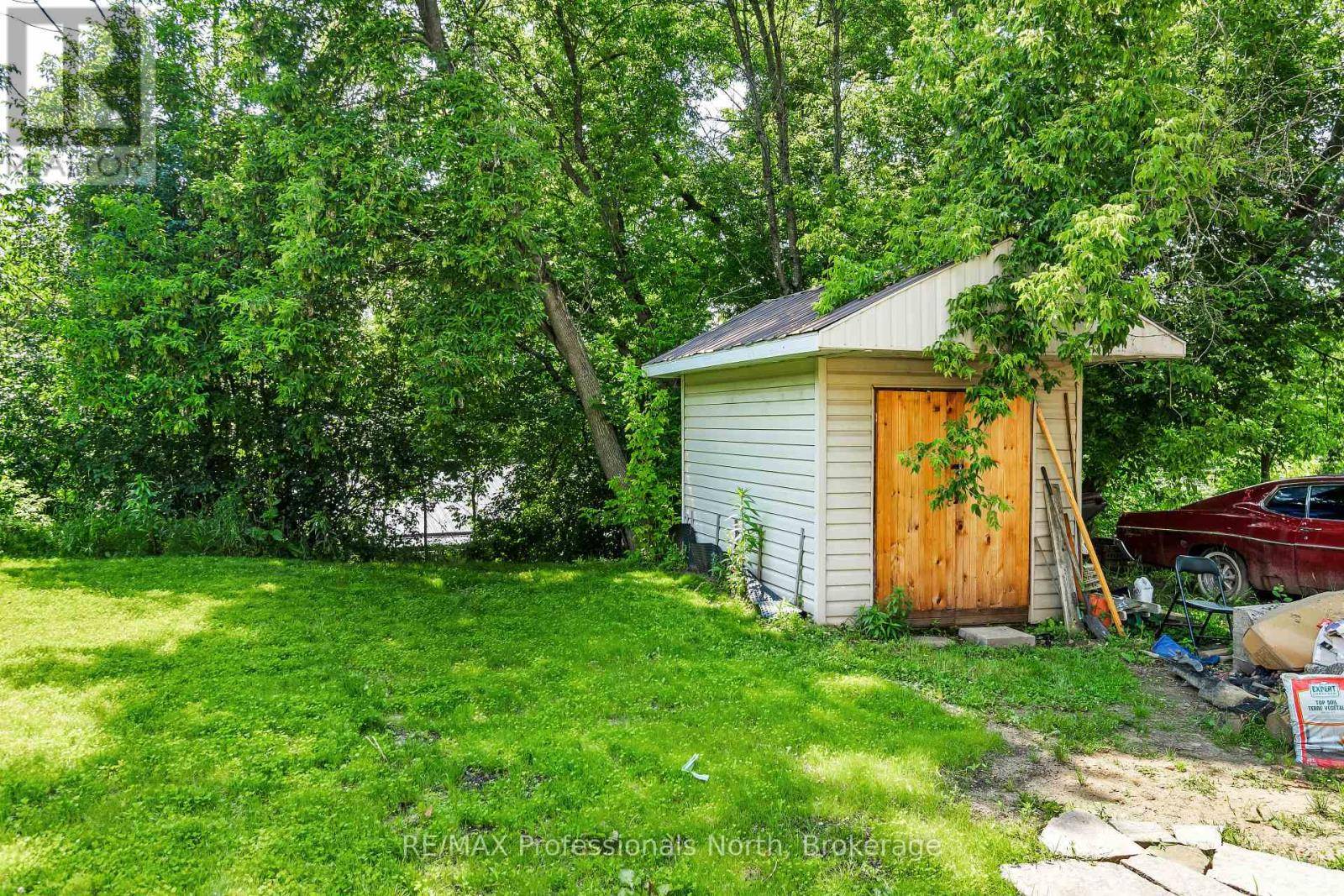 Huntsville (chaffey), ON P1H1V5,19 HENRY STREET