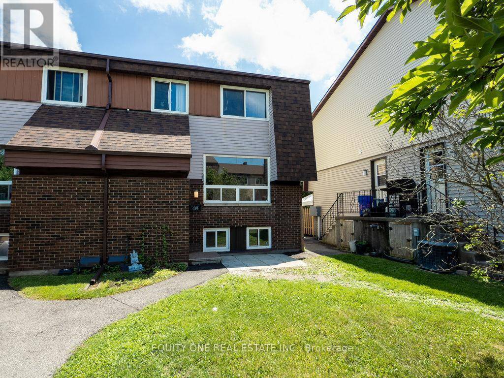 28D WOODVALE GREEN, Ottawa, ON K2G4H4