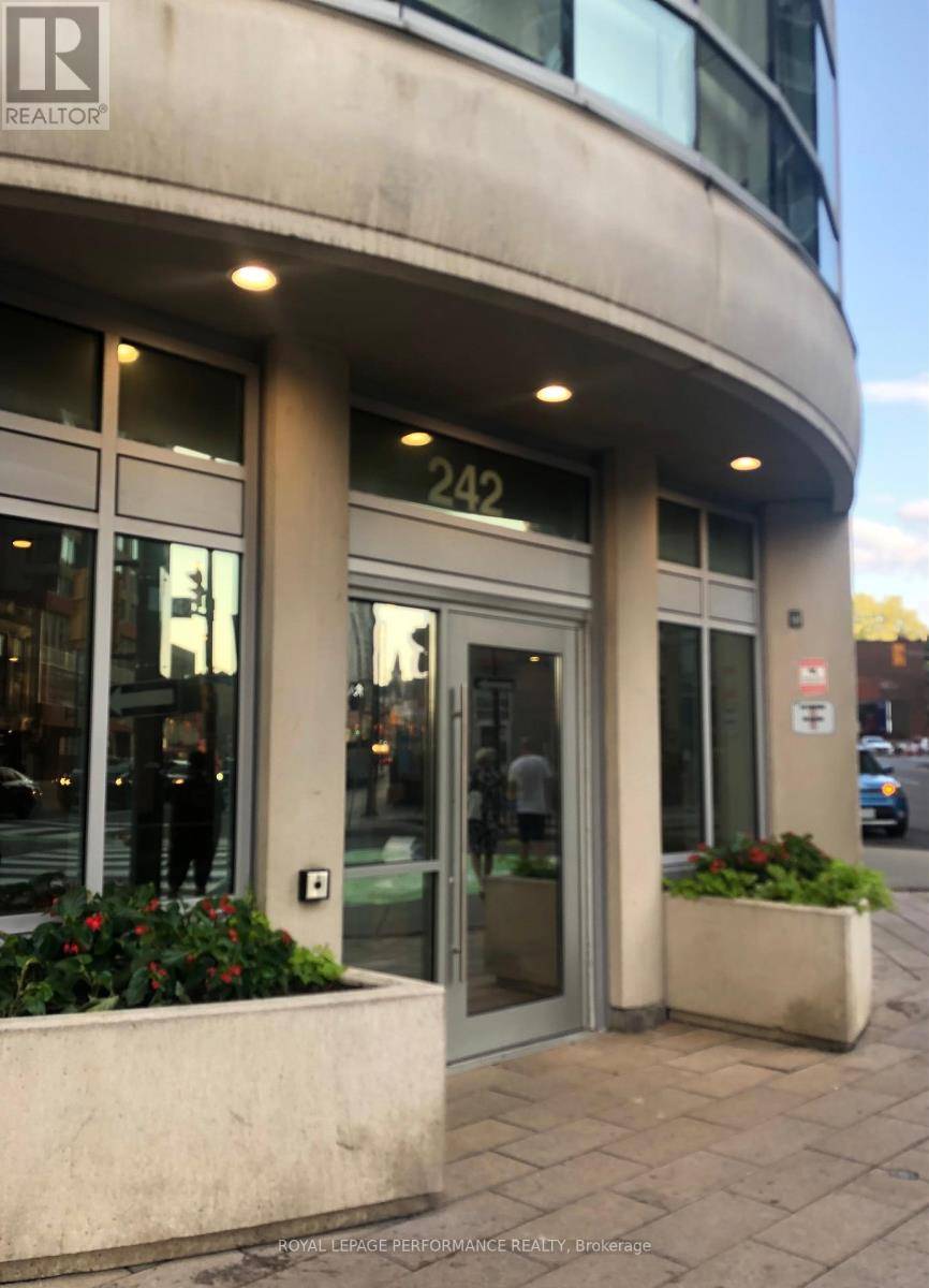Ottawa, ON K1N0B7,242 Rideau ST #2104