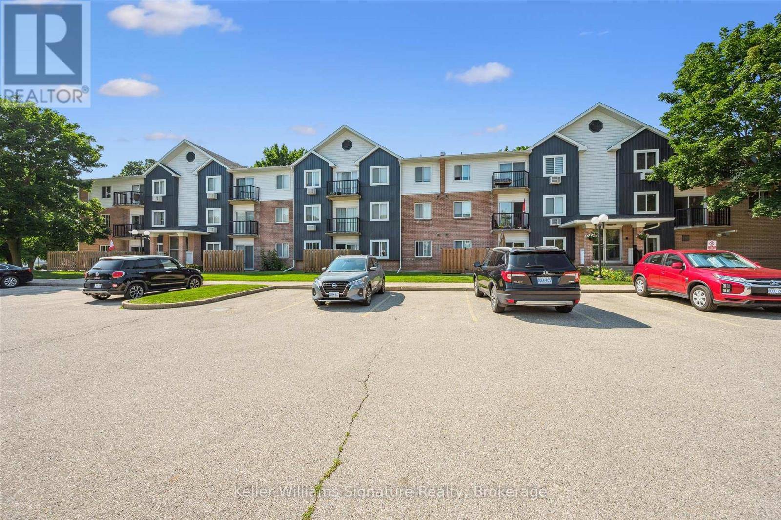 Waterloo, ON N2K2M8,275 Eiwo CT #210