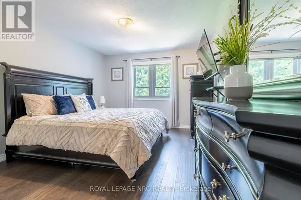 Welland (n. Welland), ON L3C7G2,4 JACKSON COURT W