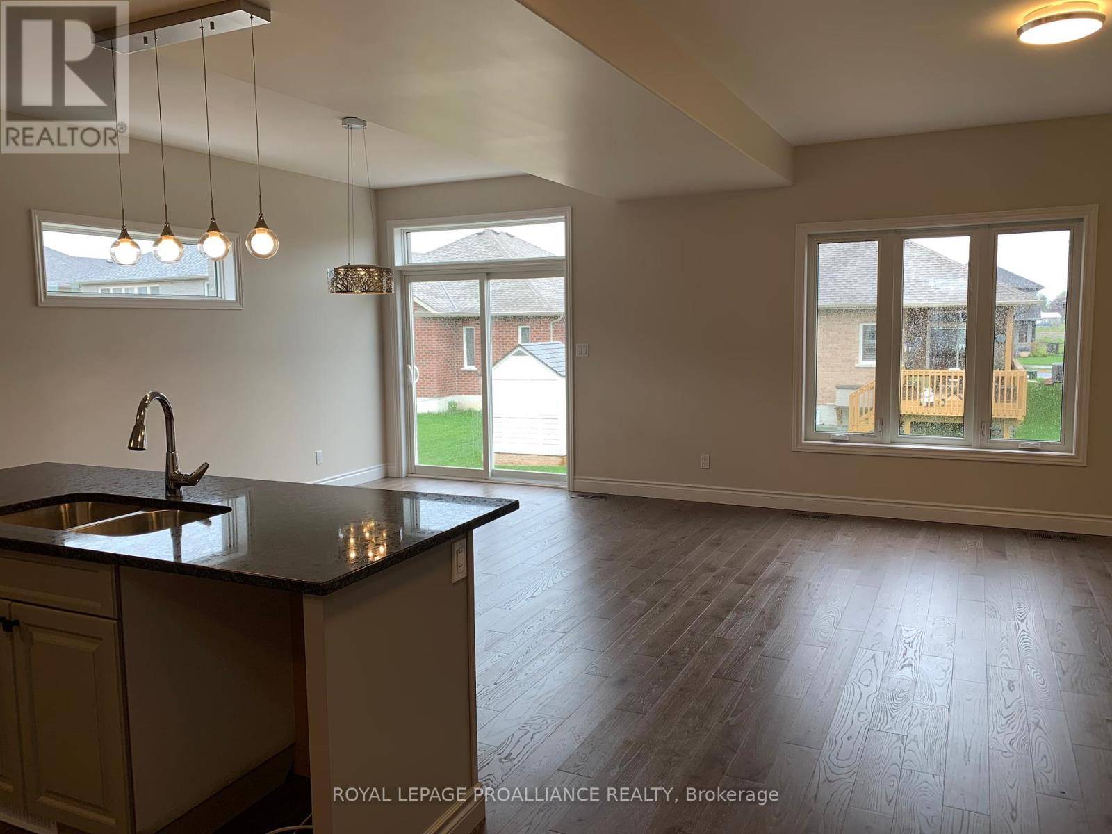 Belleville (thurlow Ward), ON K8N2H9,66 FARMINGTON CRESCENT