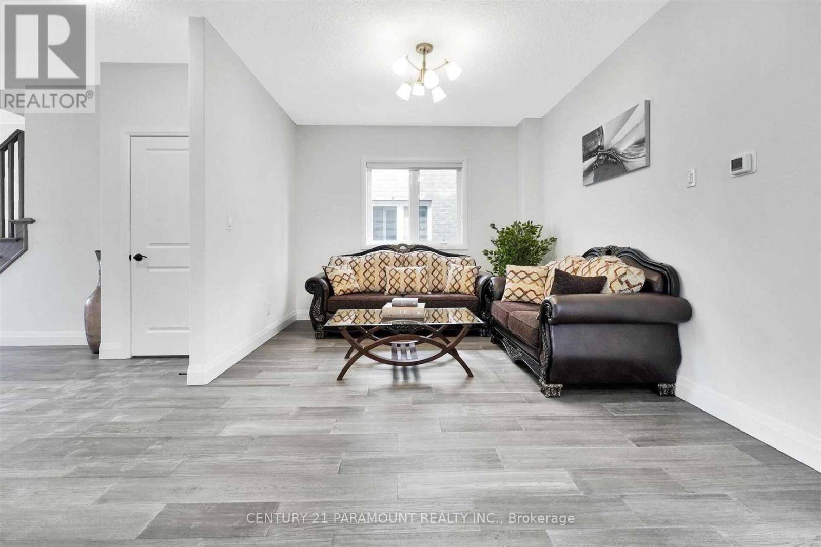 London South (south U), ON N6M2G8,2997 DOYLE DRIVE